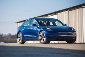 2022款特斯拉Model3电动车还香吗？值不值得买？